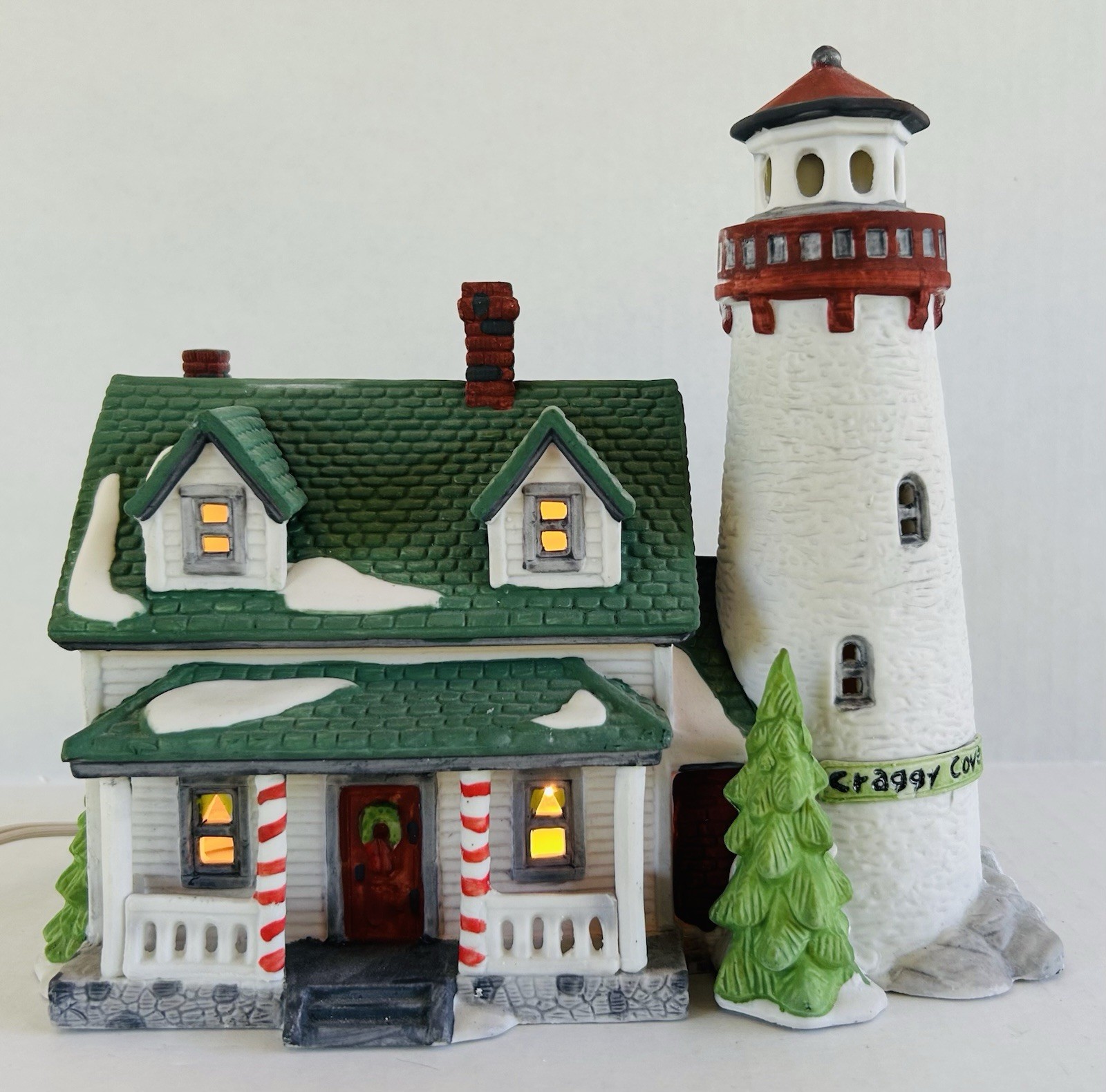 Dept 56 New England Christmas Village Craggy Cove Lighthouse #59370