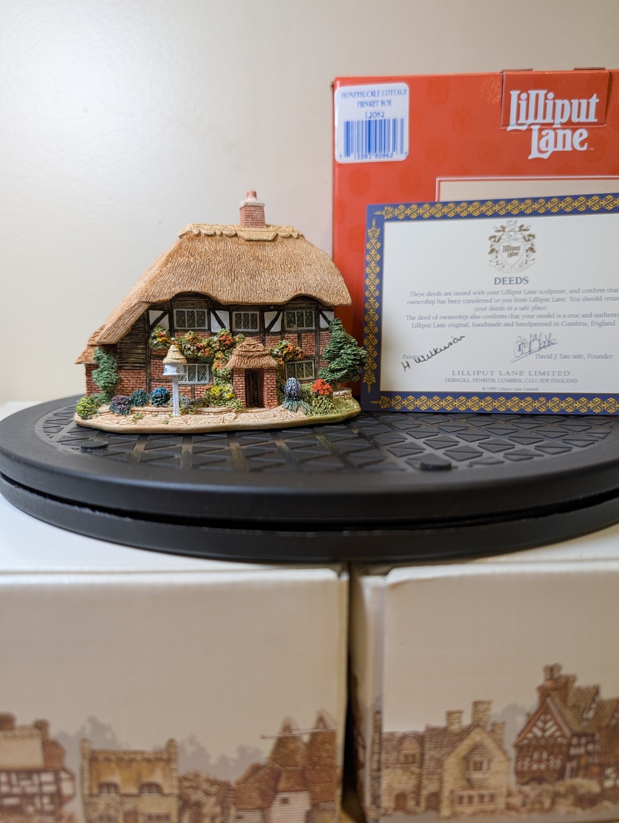 Lilliput Lane Honeysuckle Cottage Trinket Box From The English Collection, 1997