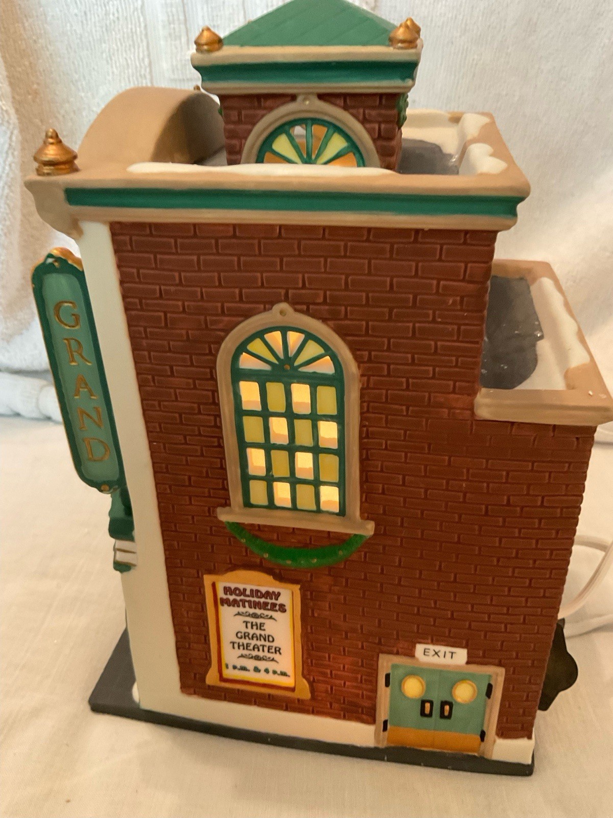 Department 56 Christmas In The City The Grand Movie Theater #58870 w/light RF44