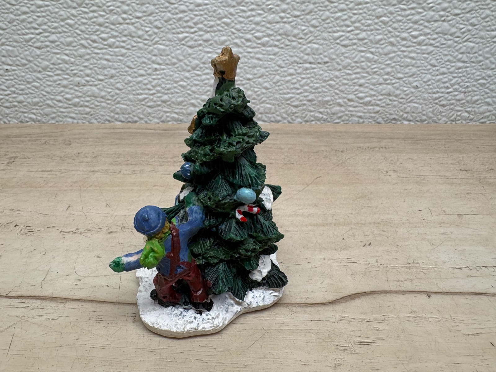 Set Of 3 Christmas Village Figurines Childrens And Christmas Trees