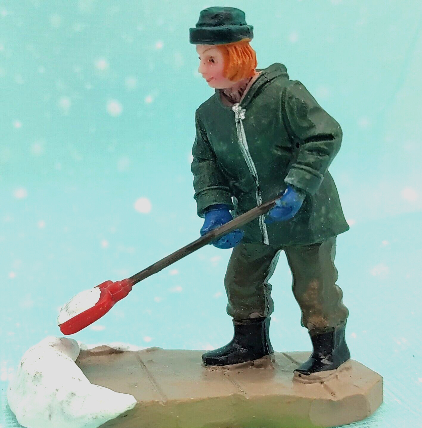 Lemax Clearing a Path woman Shoveling Snow 52049 Christmas Village Figure INV118