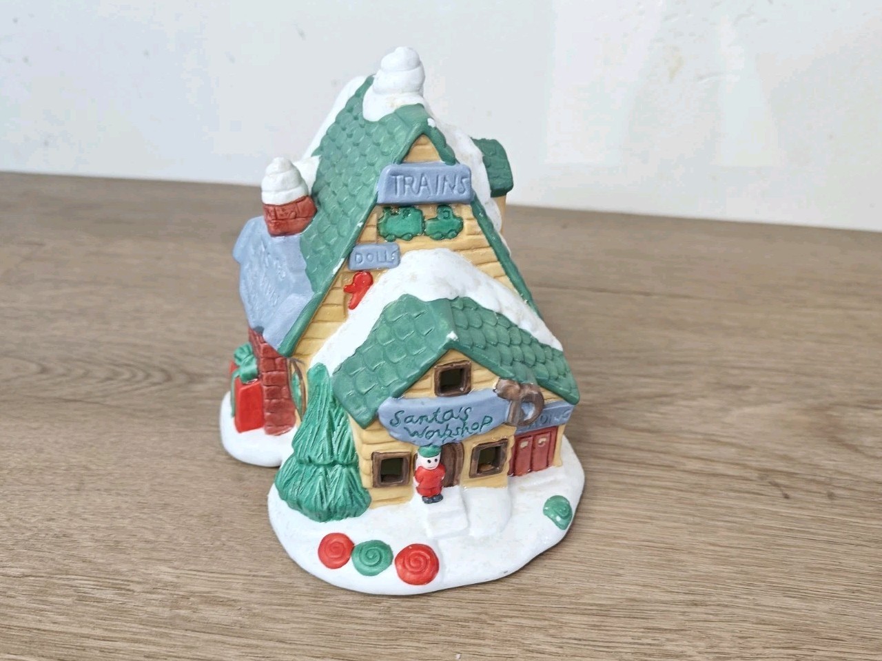 Christmas Santa’s Workshop Light Up House Unbranded (No Bulb)