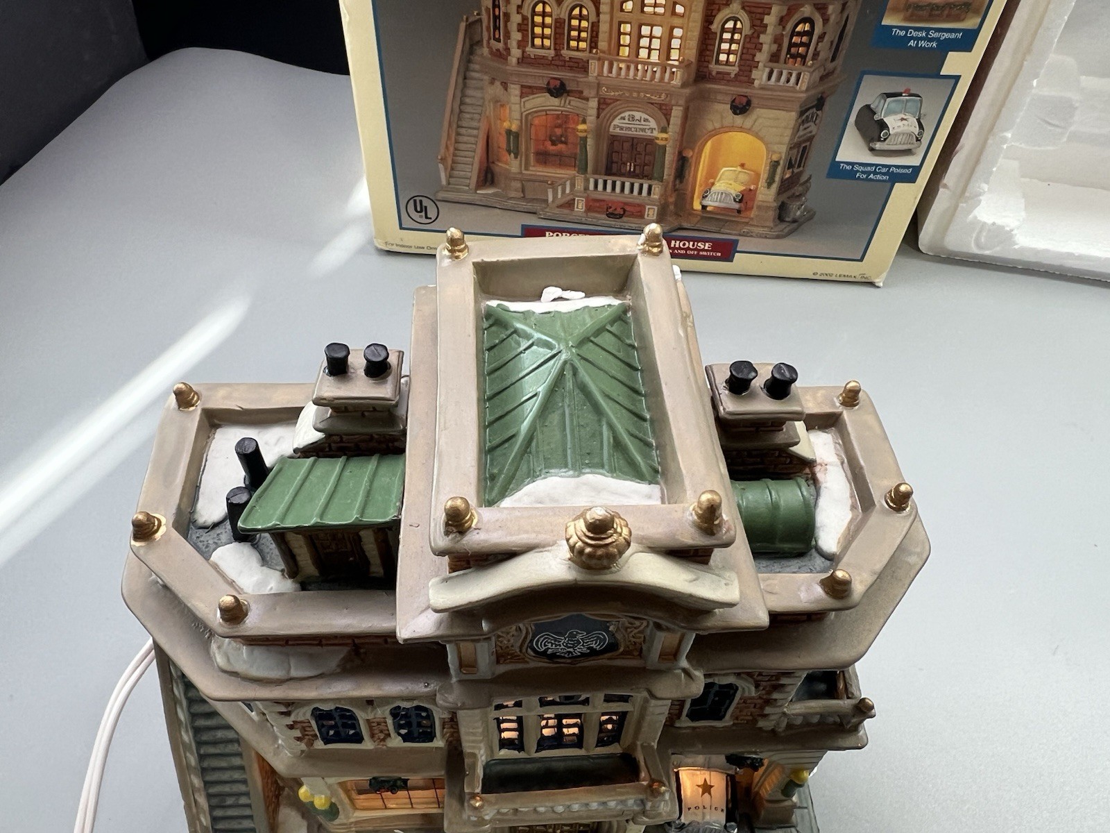 2002 Lemax Christmas Village 3rd Precinct Police Station W/Box 25759S