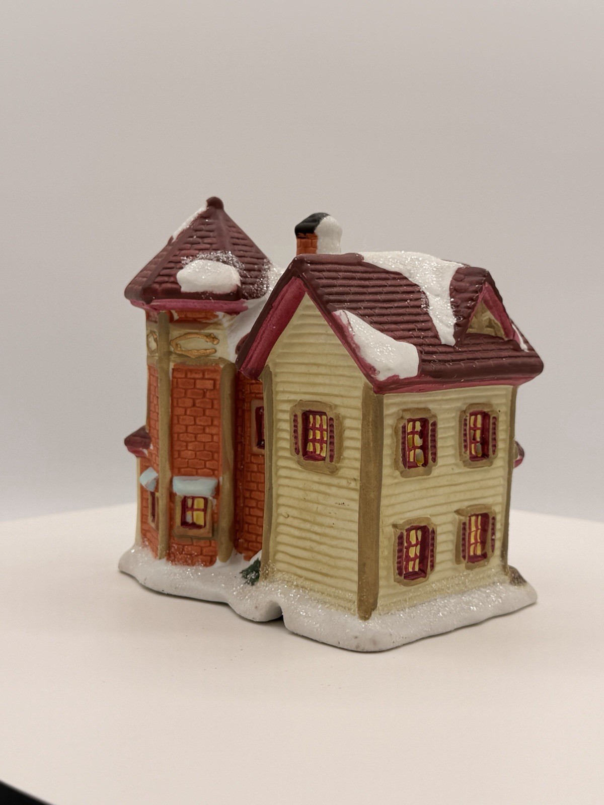 Cobblestone Corners 2004 Turret Home Windham Christmas Village Green A40