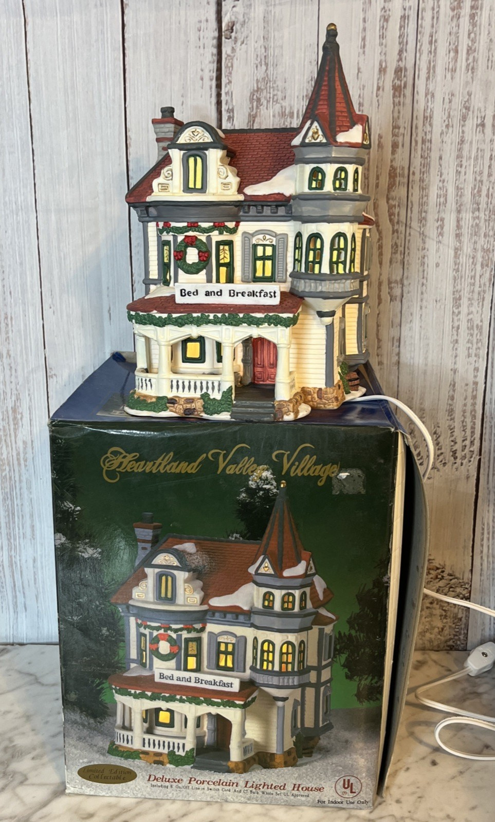 OWELL Heartland Bed And Breakfast Deluxe Porcelain Lighted House Limited Edition