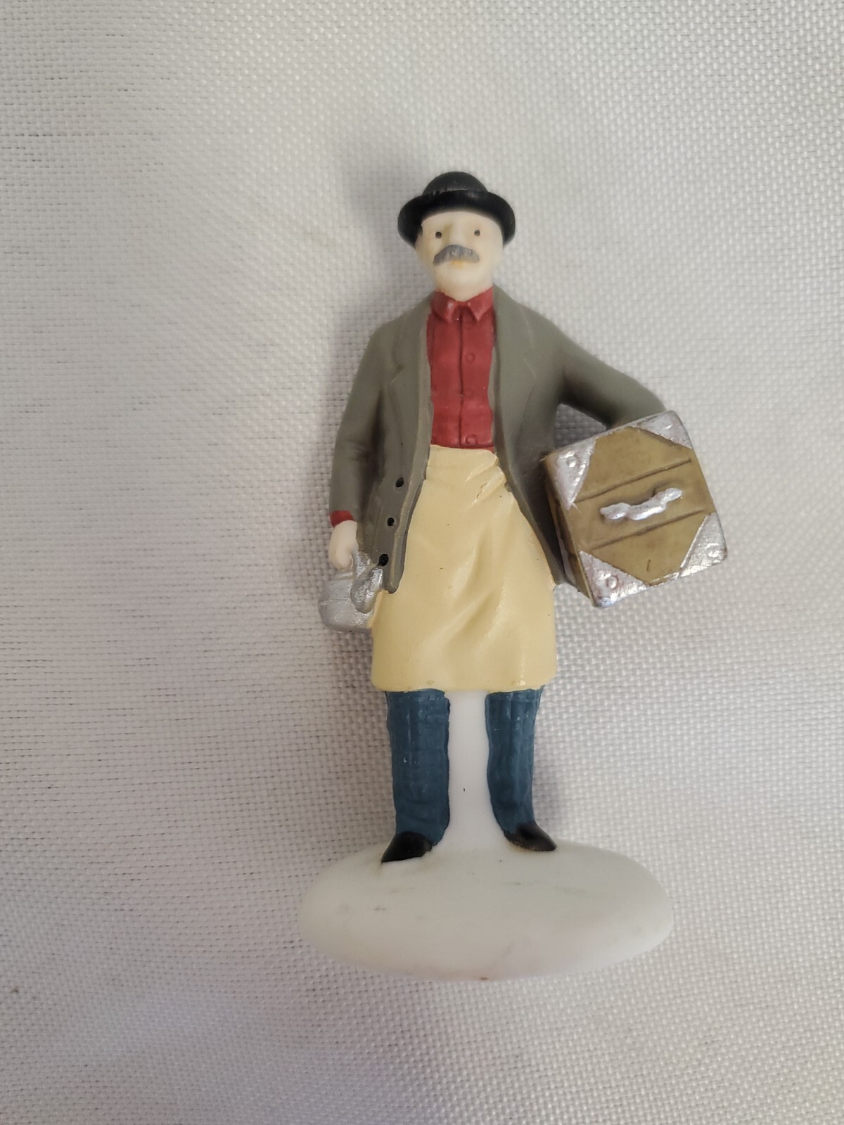 Dept 56 Heritage village HV accessory Man with tool box Town Tinker Taiwan