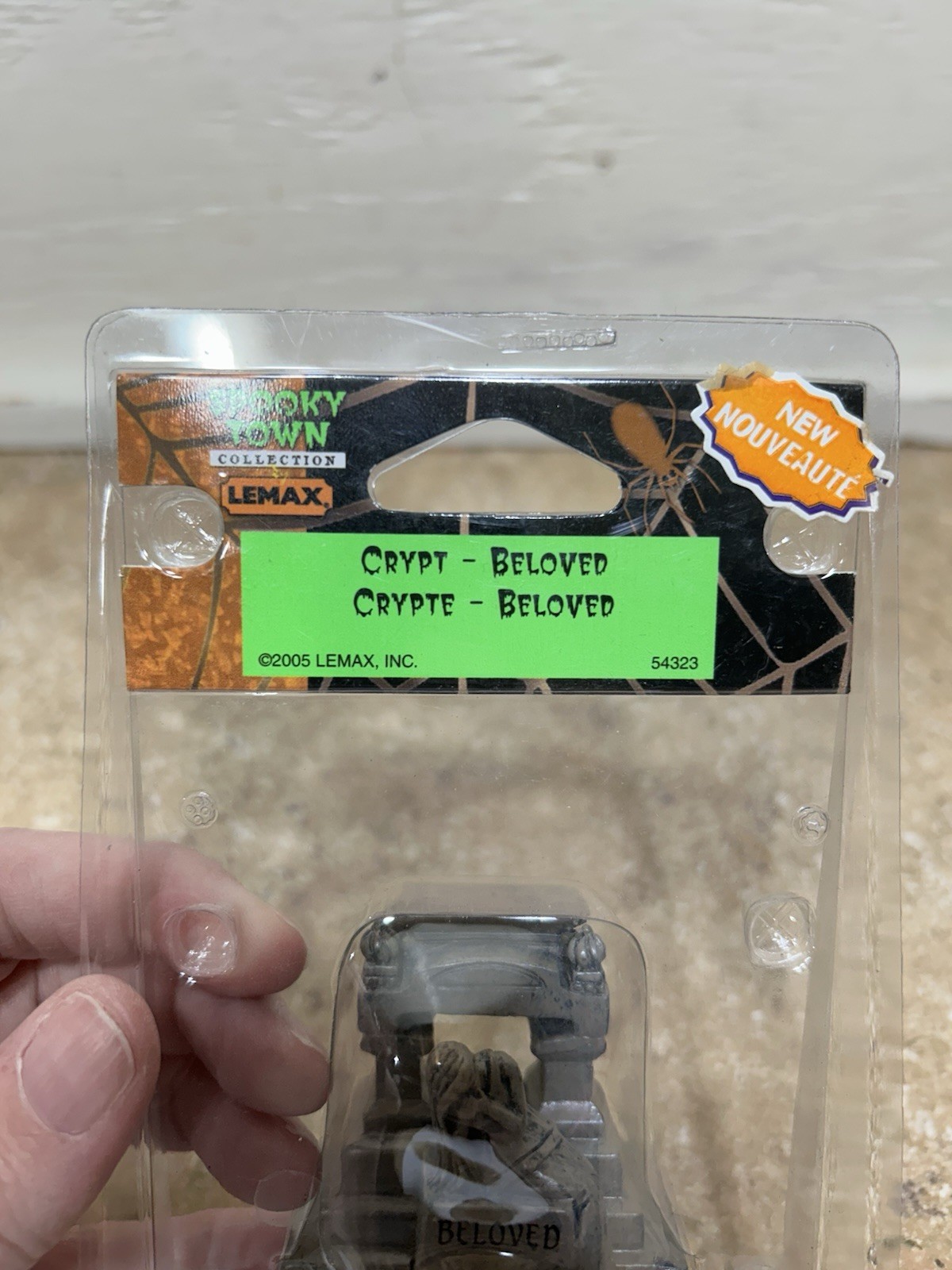 Lemax Spooky Town : CRYPT BELOVED #54323 – Retired Halloween Village 2005 NEW