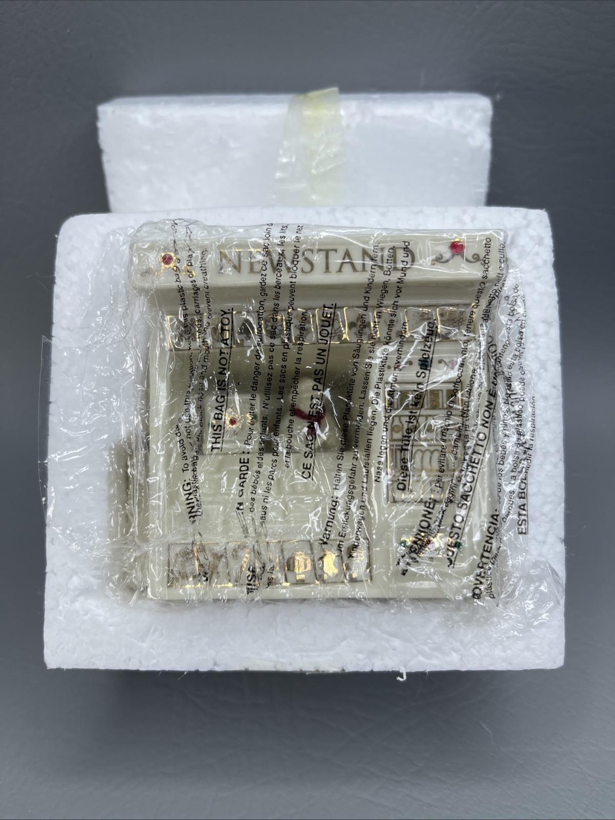 Lenox Newstand Mistletoe Park Village Treasures w/Box 2010 Christmas Village