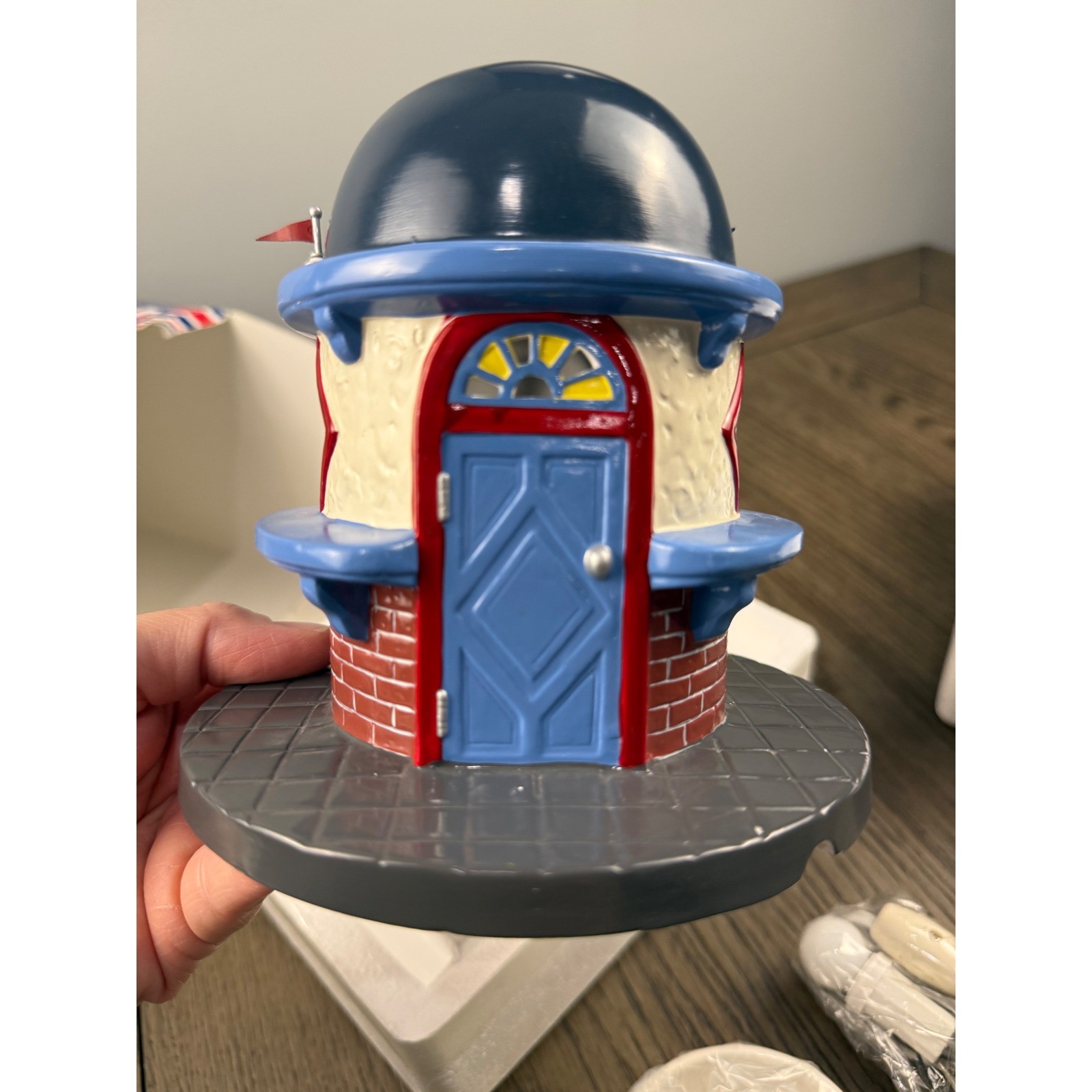 Department 56 New York Yankees Refreshments Lighted Stand Snack Dish MLB 2004