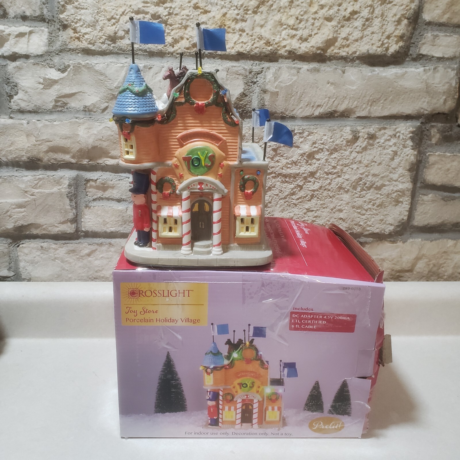 Chrismas Village Toy Store Castle Look Mc’ Gregors Crosslight Read