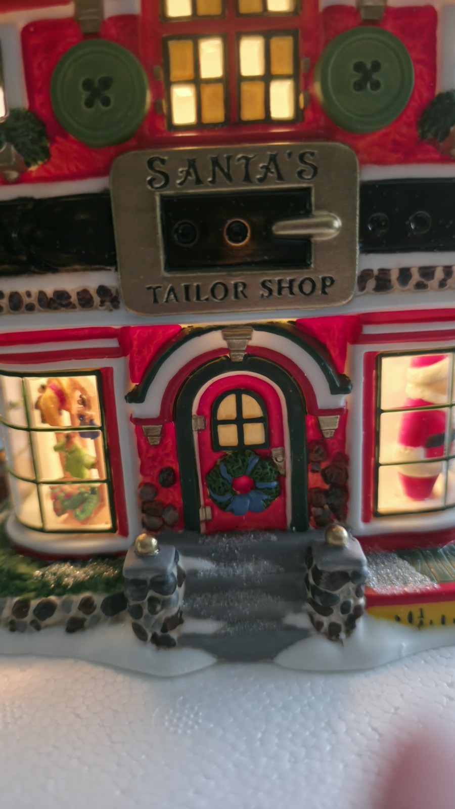 Dept 56 North Pole – Santa’s Tailor Shop – Mint In Box 56793 Sewing W/ Acc