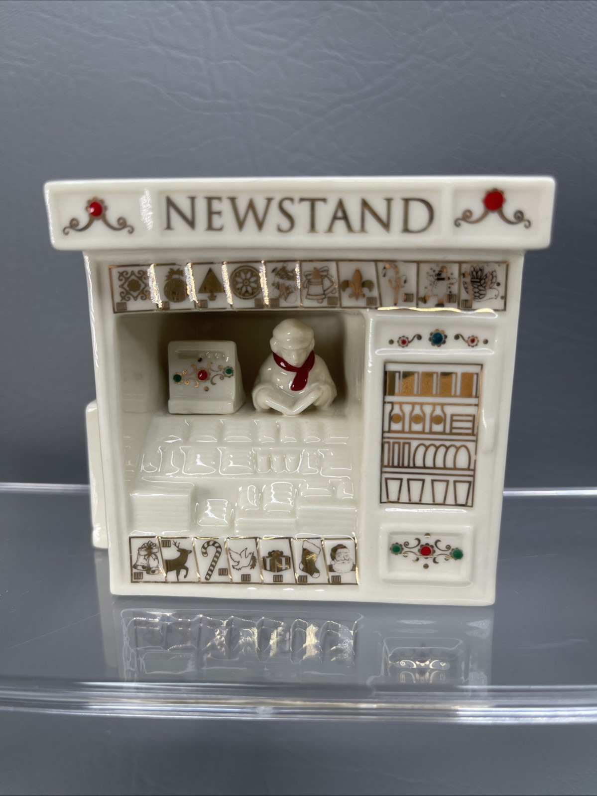 Lenox Newstand Mistletoe Park Village Treasures w/Box 2010 Christmas Village