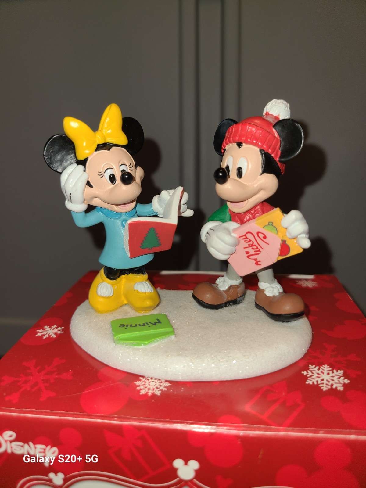 Dept 56 Mickey’s Merry Christmas Village Mickey & Minnie Card Exchange #4057264