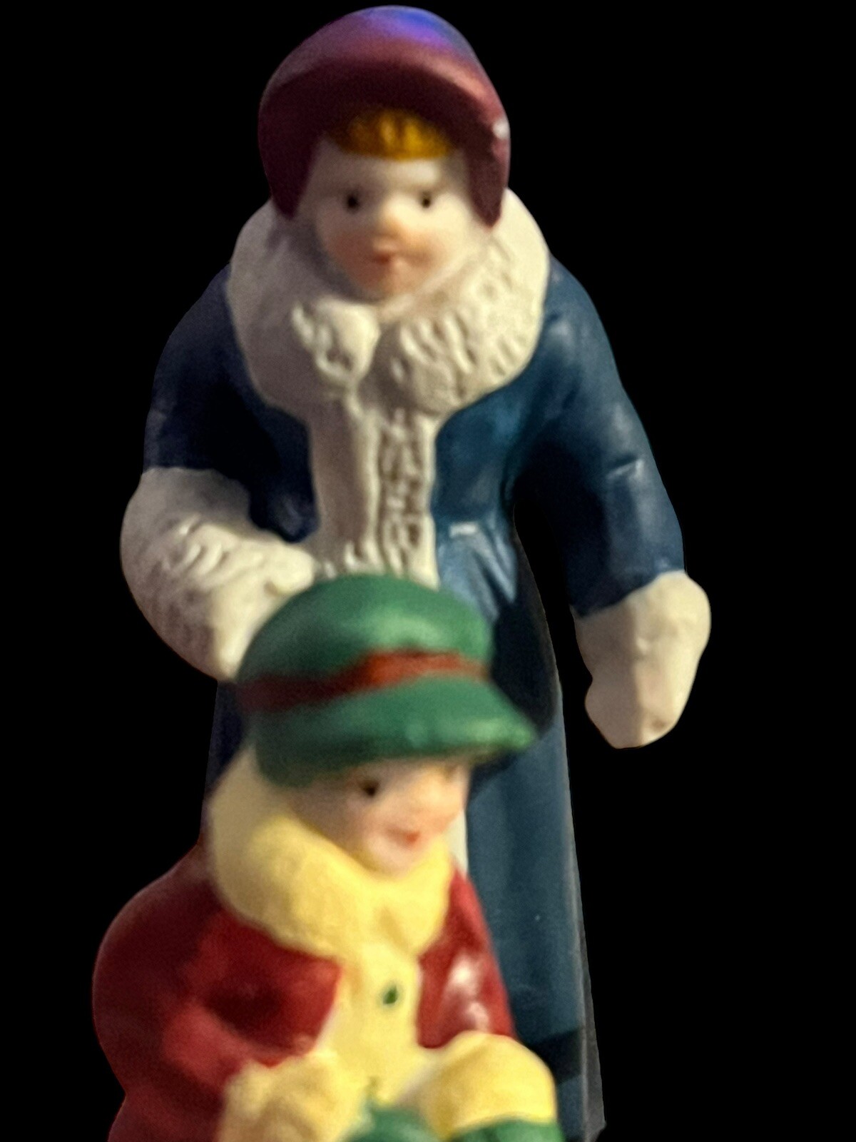 Vintage 1995 LEMAX Dickensvale Christmas Village Feeding Birds Figurine