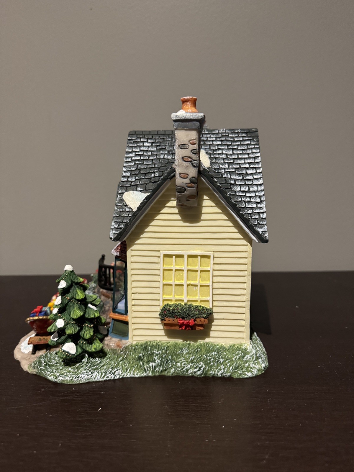 O’Well Celebrations Sugarplum Valley Peppermint House 2004 Light Cord Missing