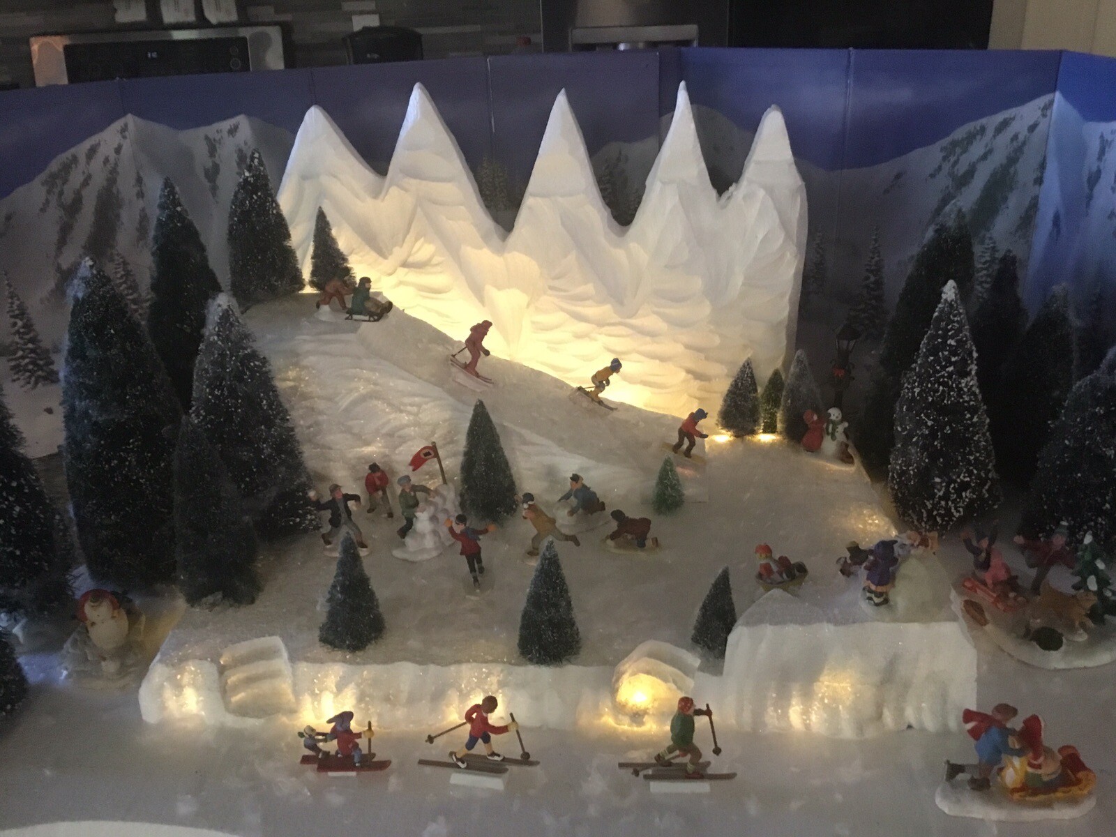 christmas village display Platform IlluminatesW Led For Lemax Dept 56 North Pole