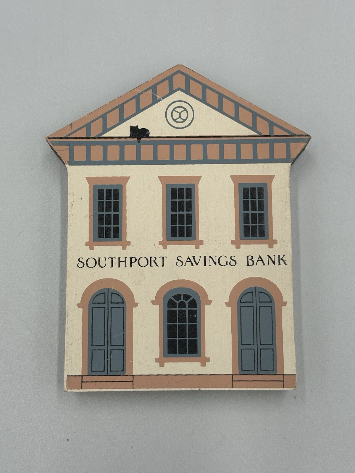 Vintage 1995 Cat’s Meow Village Series V Southport Bank 5” Tall