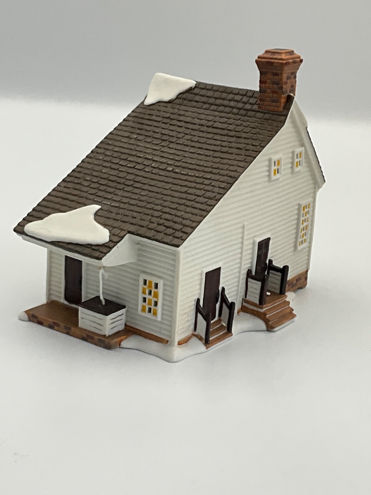 Dept 56 Williamsburg Taliaferro – Cole Shop Porcelain Building w/ Light Cord