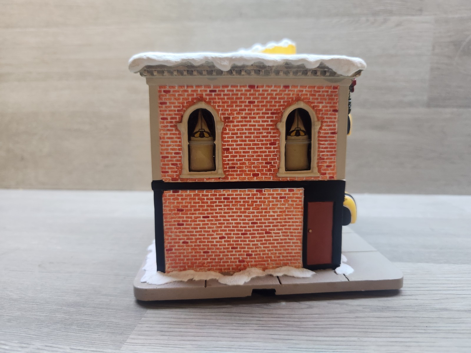 Hawthorne Village Pittsburgh Steelers Restaurant Ceramic Christmas Decoration