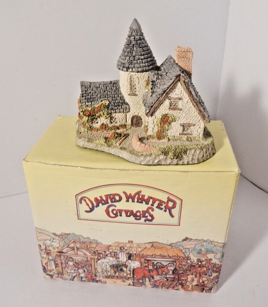 Vintage David Winter Cottages 1985 THE VICARAGE Boxed With COA NIB NICE! 1985