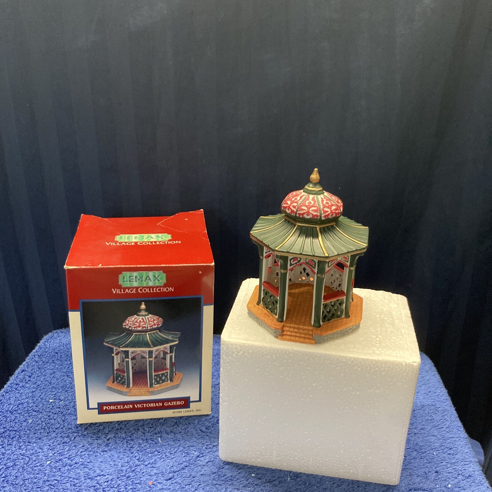 Lemax Village Collection 1996 Porcelain Victorian Gazebo Accessory 63180 A58