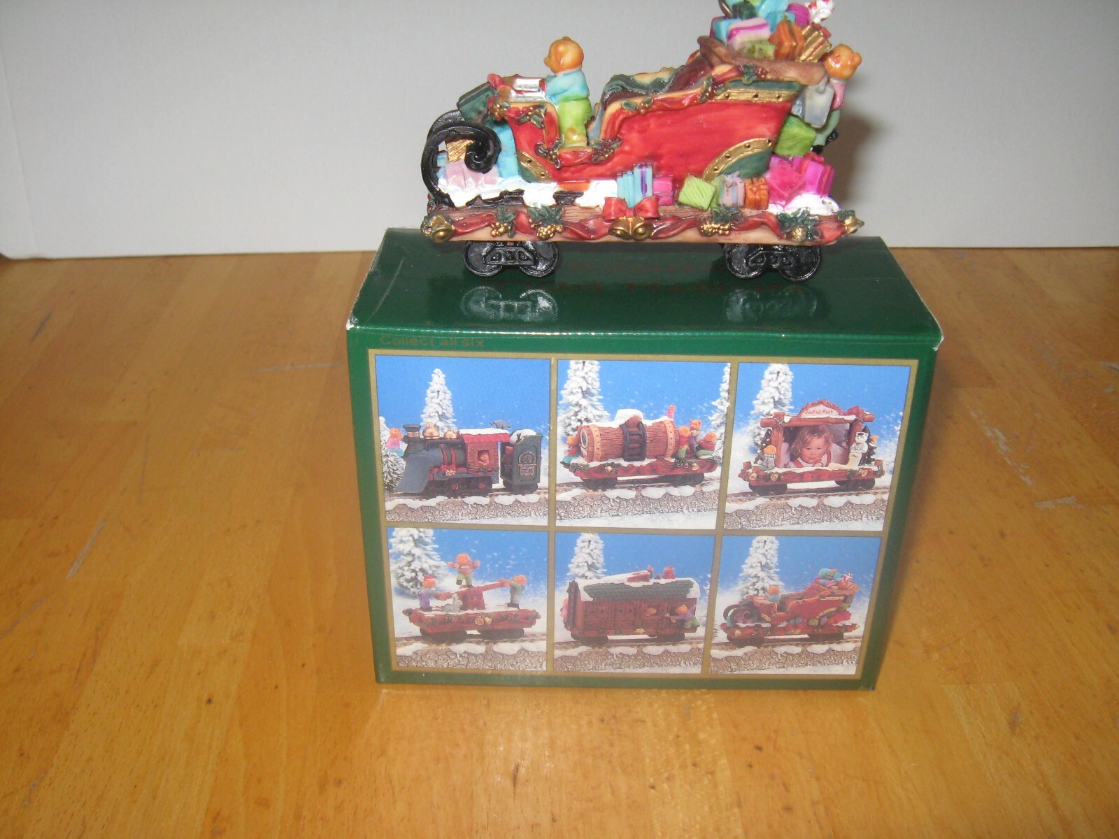 1995 North Pole Express Train Sleigh with Original Packaging