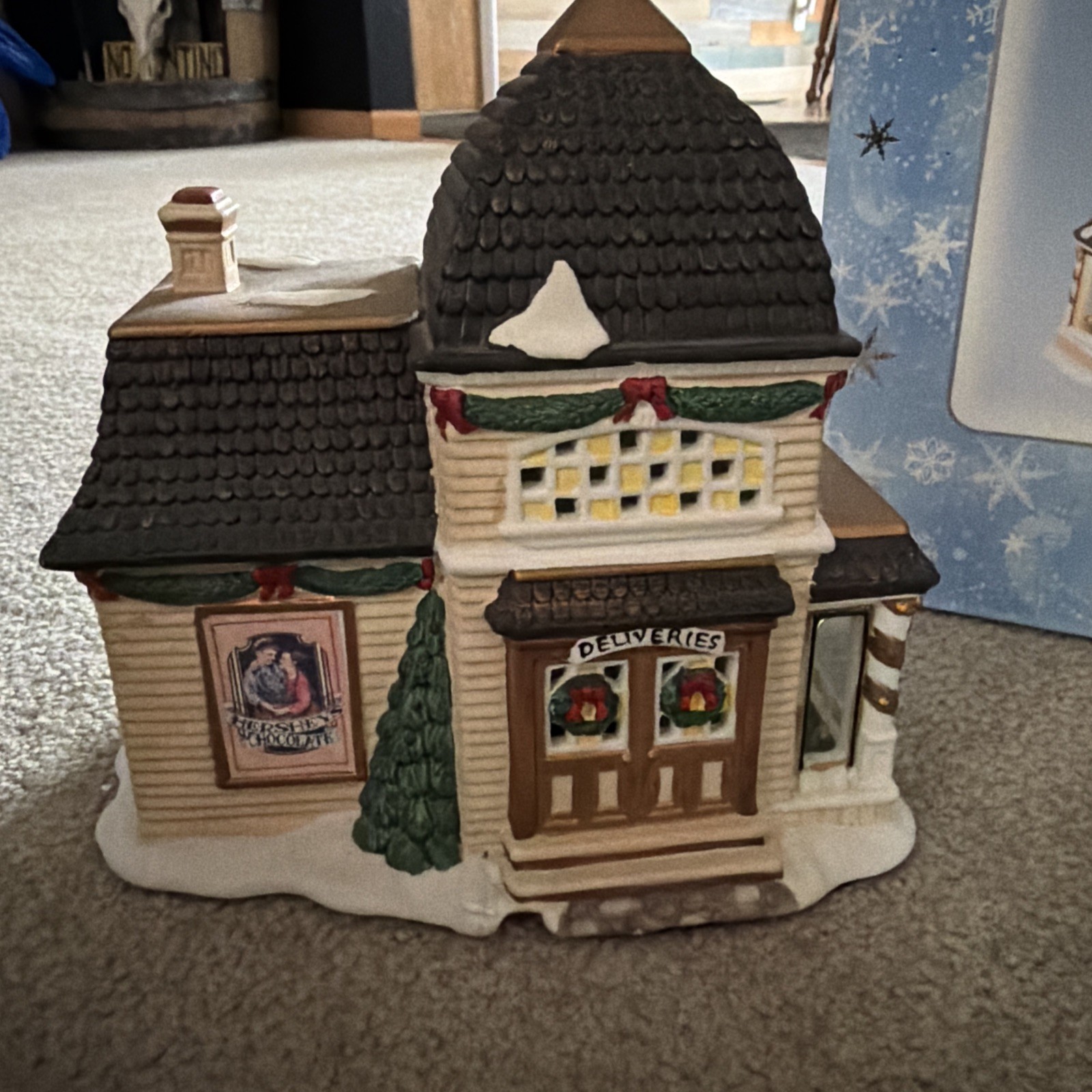 Hershey’s Holiday Village Florist Shoppe 2001 w/ Light & Original Box Christmas