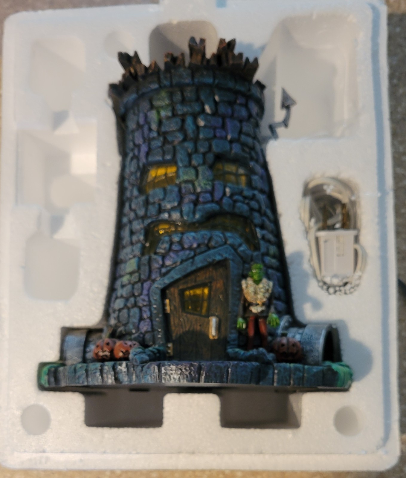 HAWTHORNE VILLAGE FRANKENSTEIN HOUSE THE NIGHTMARE BEFORE CHRISTMAS COLLECTION