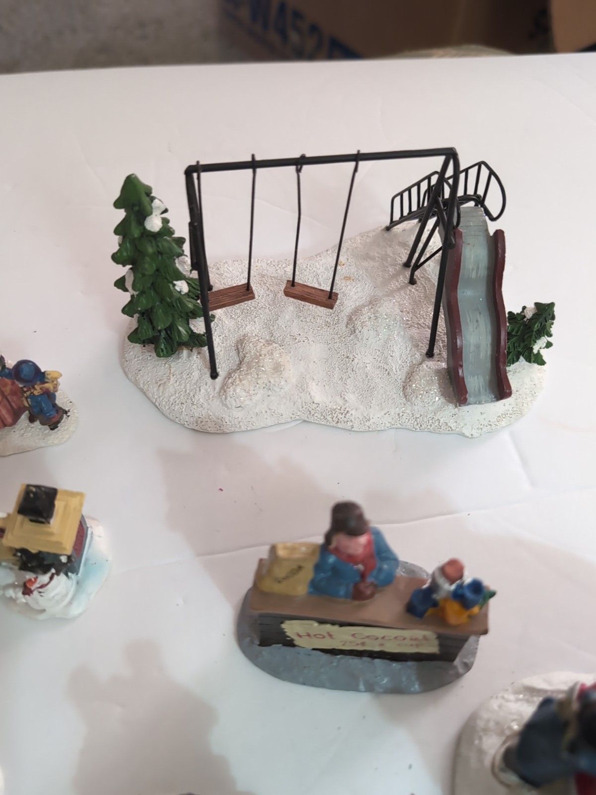 Christmas Village 16 Items
