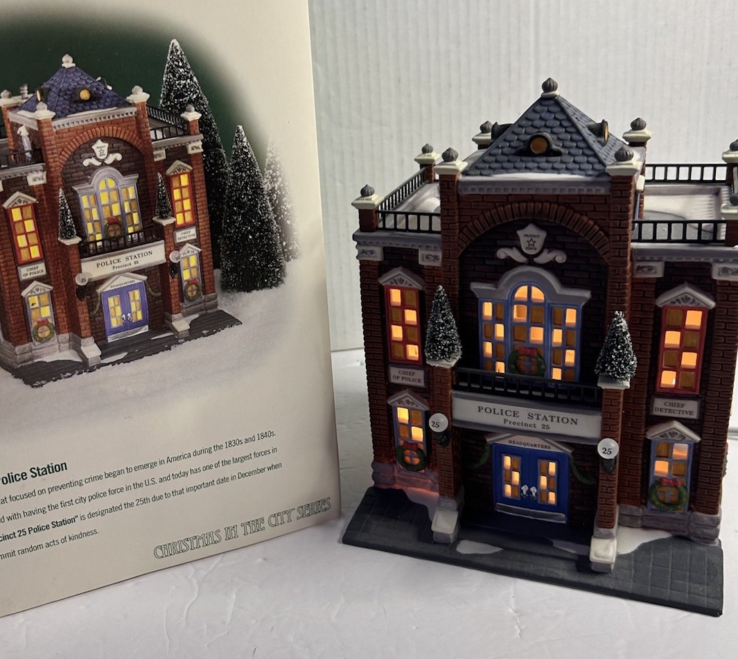 Department 56 “Precinct 25 Police Station” #58941 Christmas In The City 1998
