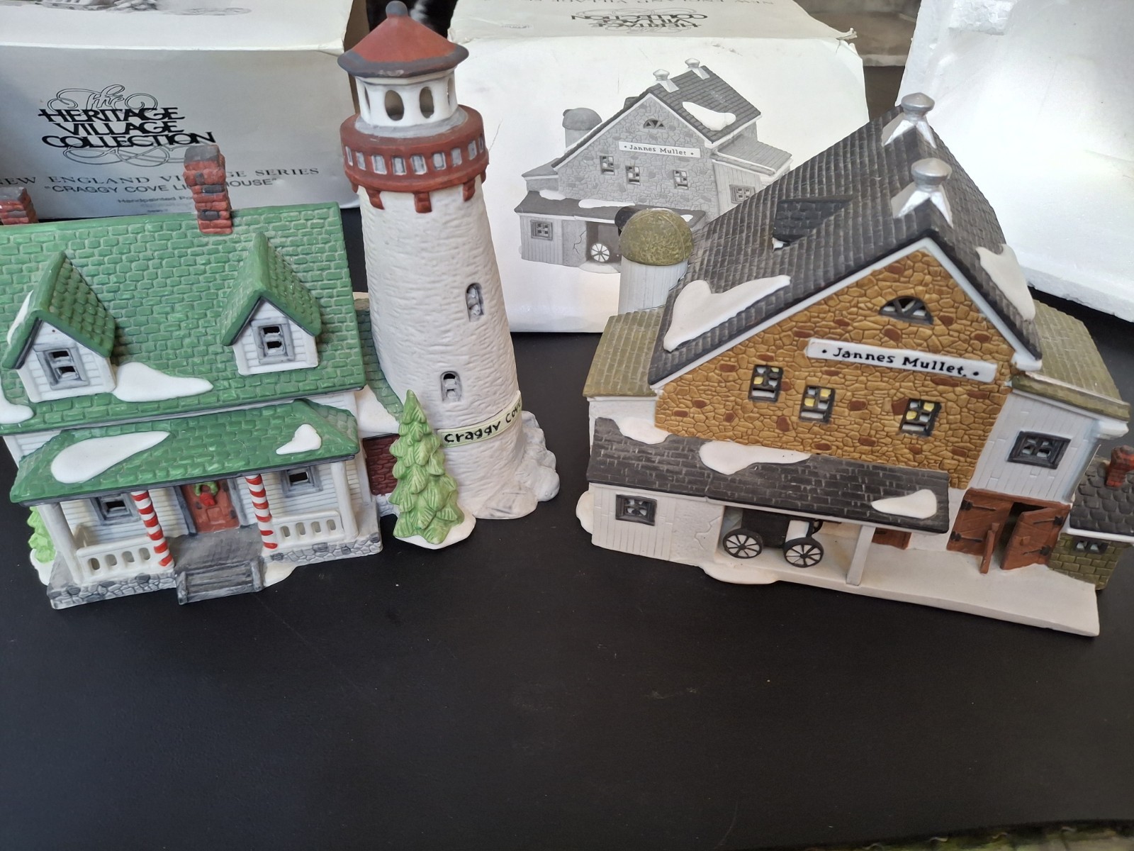 2 DEPT 56 New England Village CRAGGY COVE LIGHTHOUSE & JANNES MULLET AMISH BARN