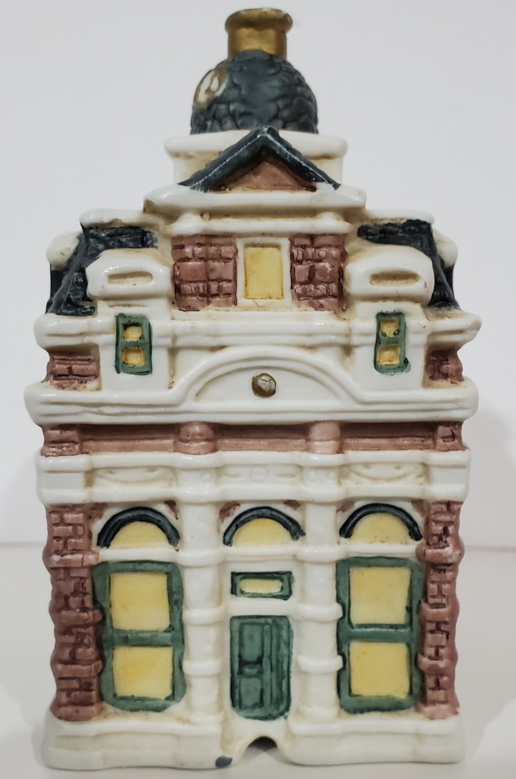 Santas Best Spirit of America CITY HALL small Christmas Village building 5″H