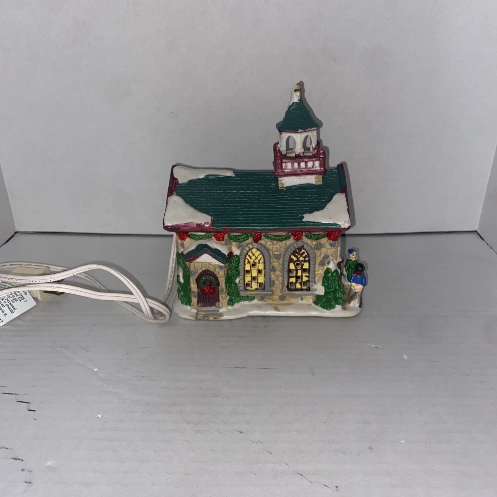 Trim A Home 1997 Bayberry Village Lighted Porcelain Christmas Church