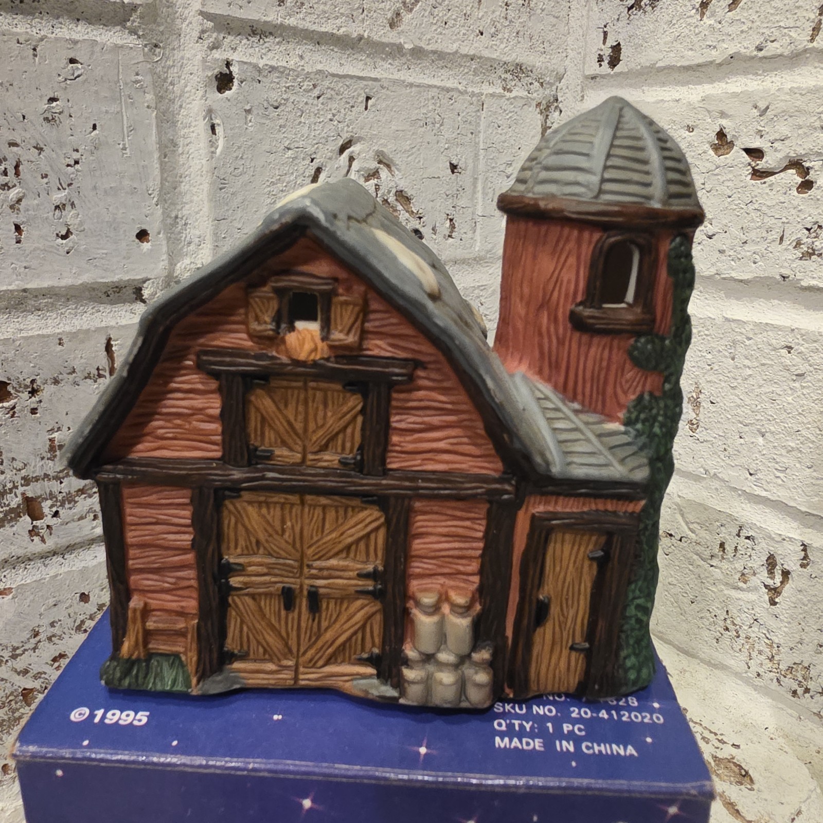 Vintage Home Town America Collection “Barn” 1995 Hand Painted Handcrafted