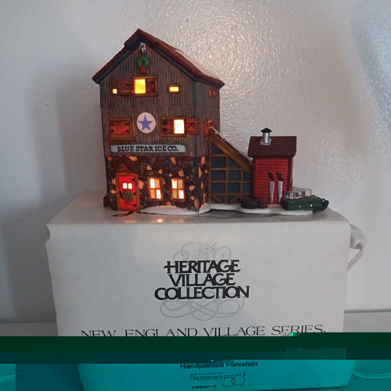 Department Dept 56 Heritage BLUE STAR ICE COMPANY New England Village 56472