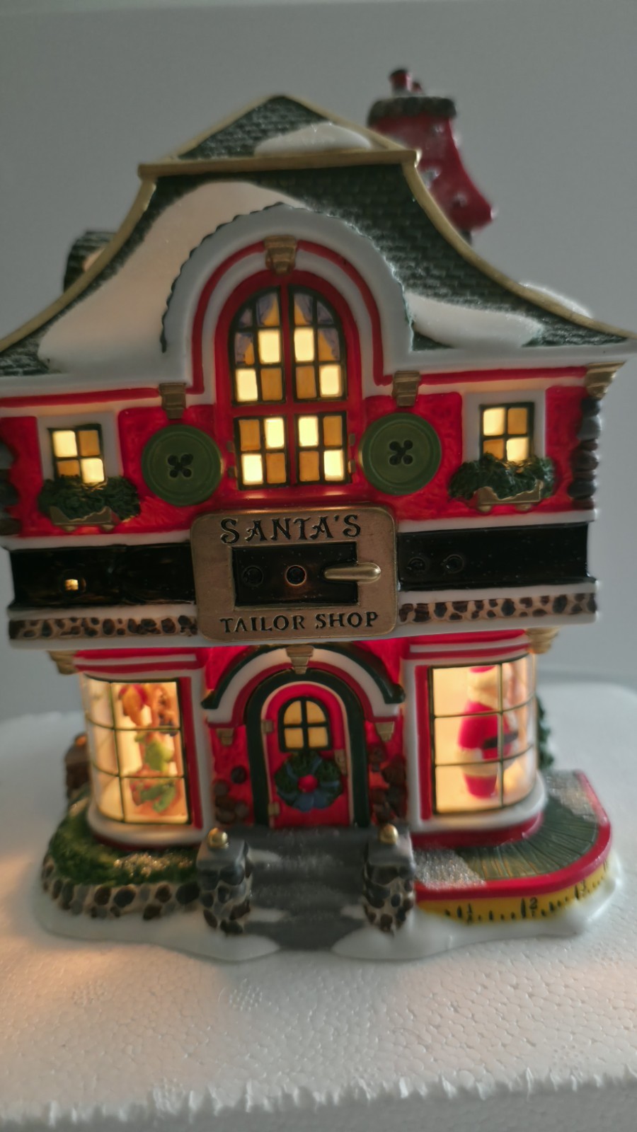 Dept 56 North Pole – Santa’s Tailor Shop – Mint In Box 56793 Sewing W/ Acc
