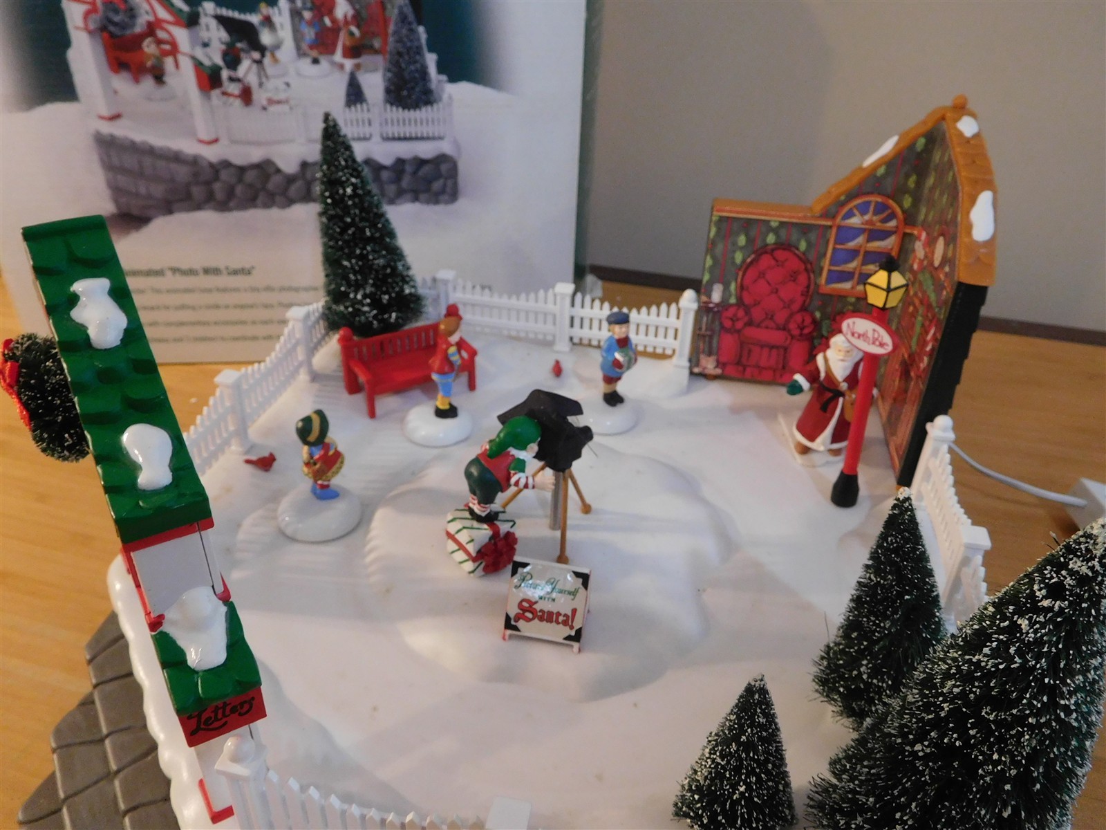Dept 56 Village – Animated Photo with Santa – #56.52790 – Works Perfectly