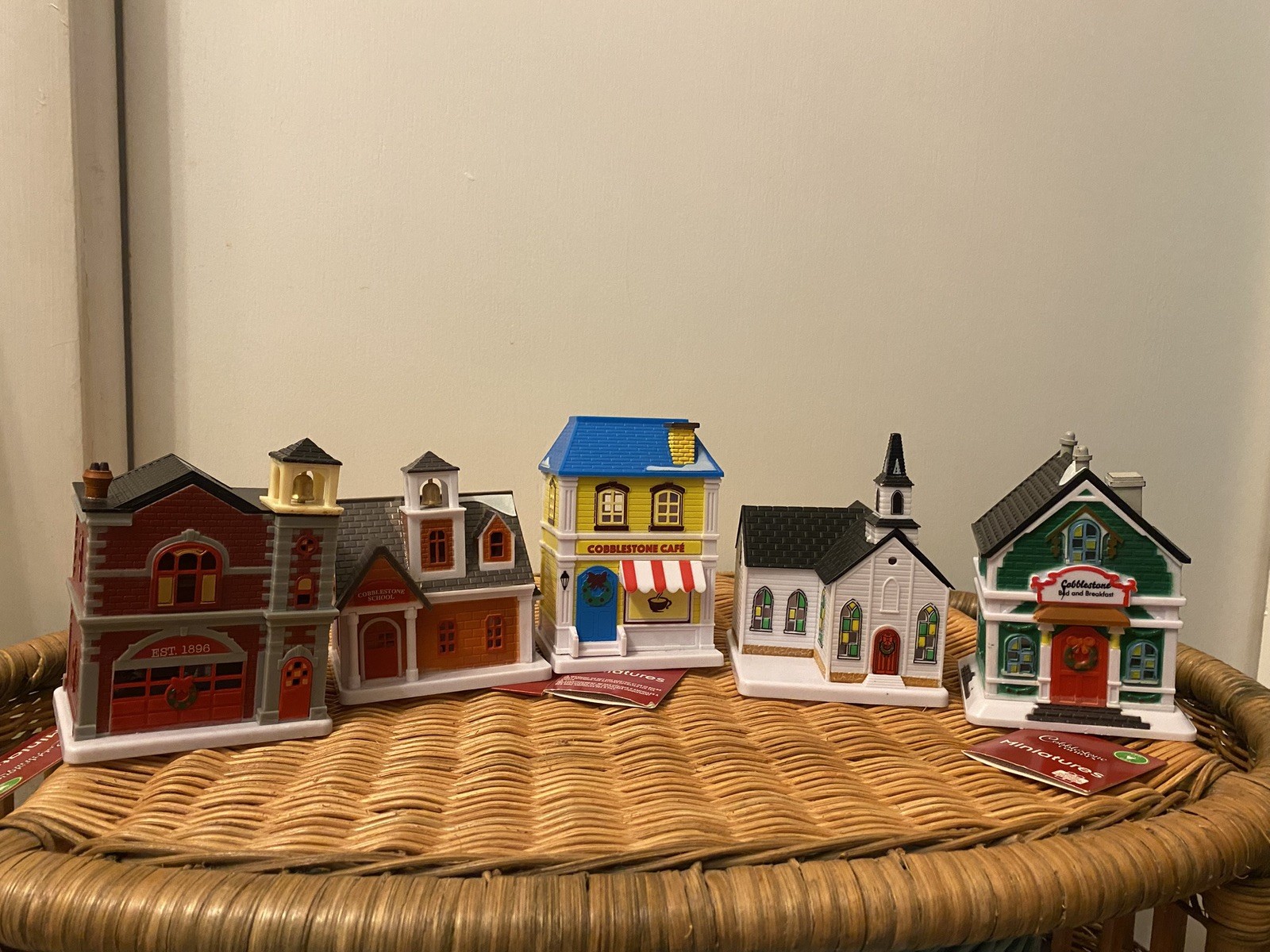 5 Cobblestone Corners Christmas Village school firehouse church cafe B &B new