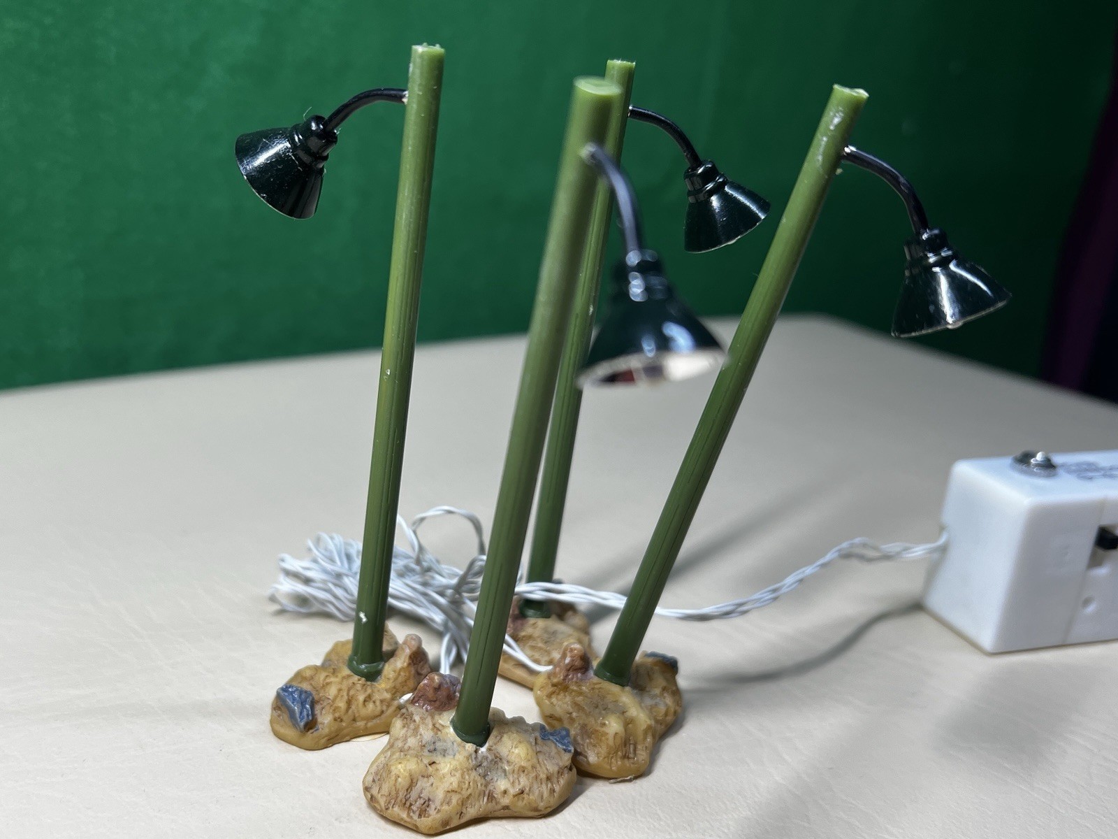4 Lemax Rustic Street Lamps Battery Operated Or Adaptor Pre Owned 4”