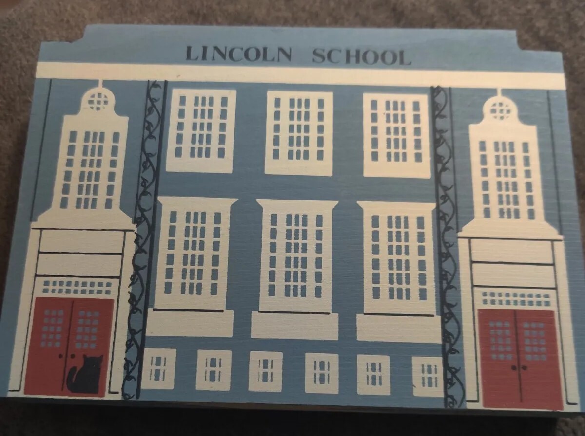 1988 Cat’s Meow Village: Lincoln School