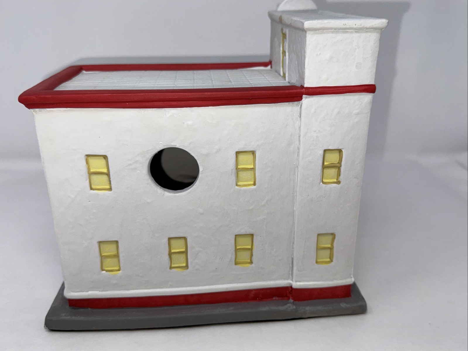 Holiday Time Walton’s 5 & 10 Lighted Porcelain House 2005 Retro Collection
