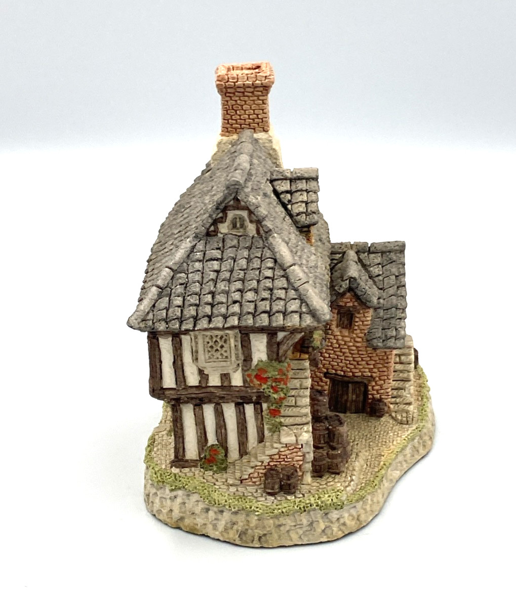 David Winter Coopers Cottage Retired Hand Painted 1985 Great Britian