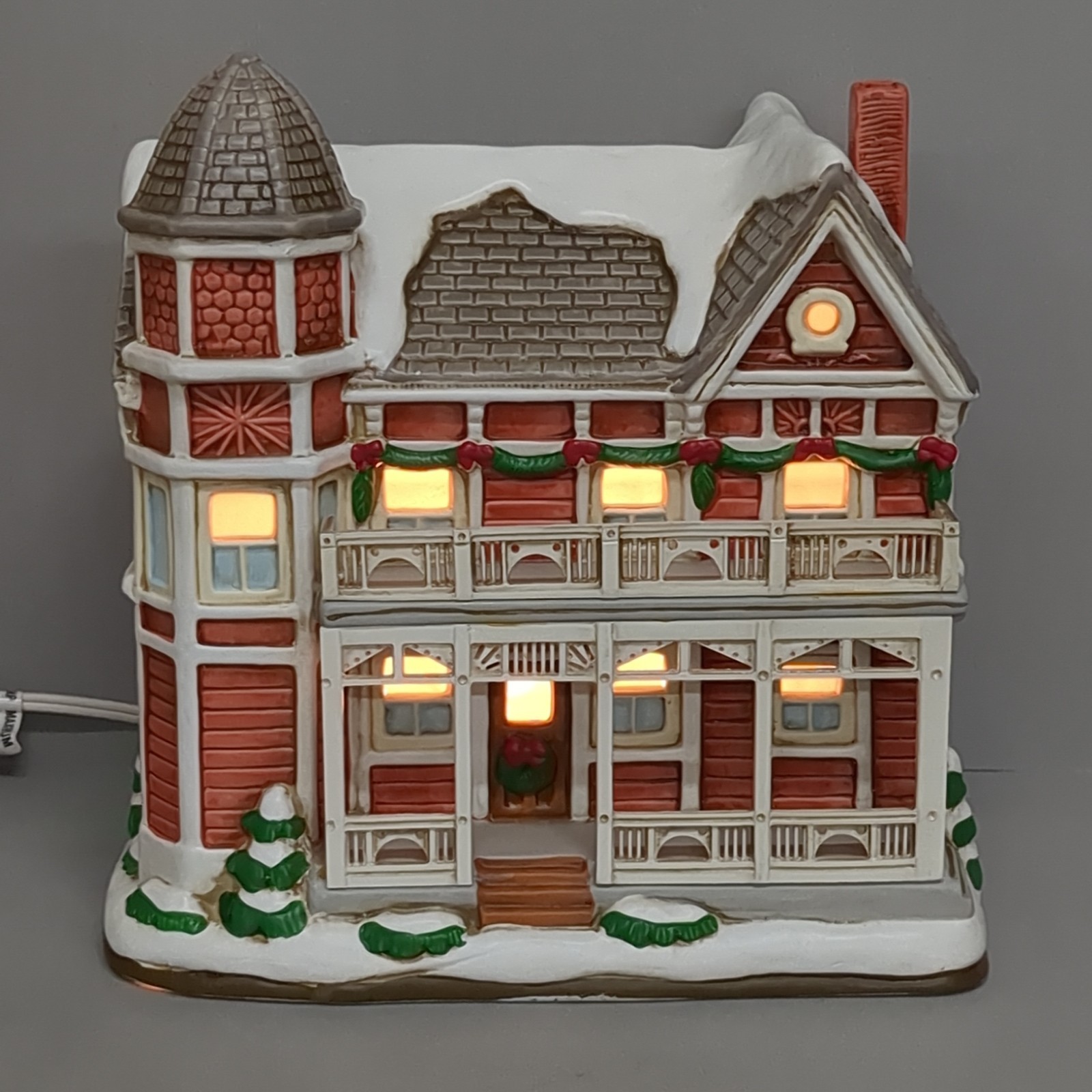 Lefton Colonial Village Lattimore House Includes box Light Vintage Christmas