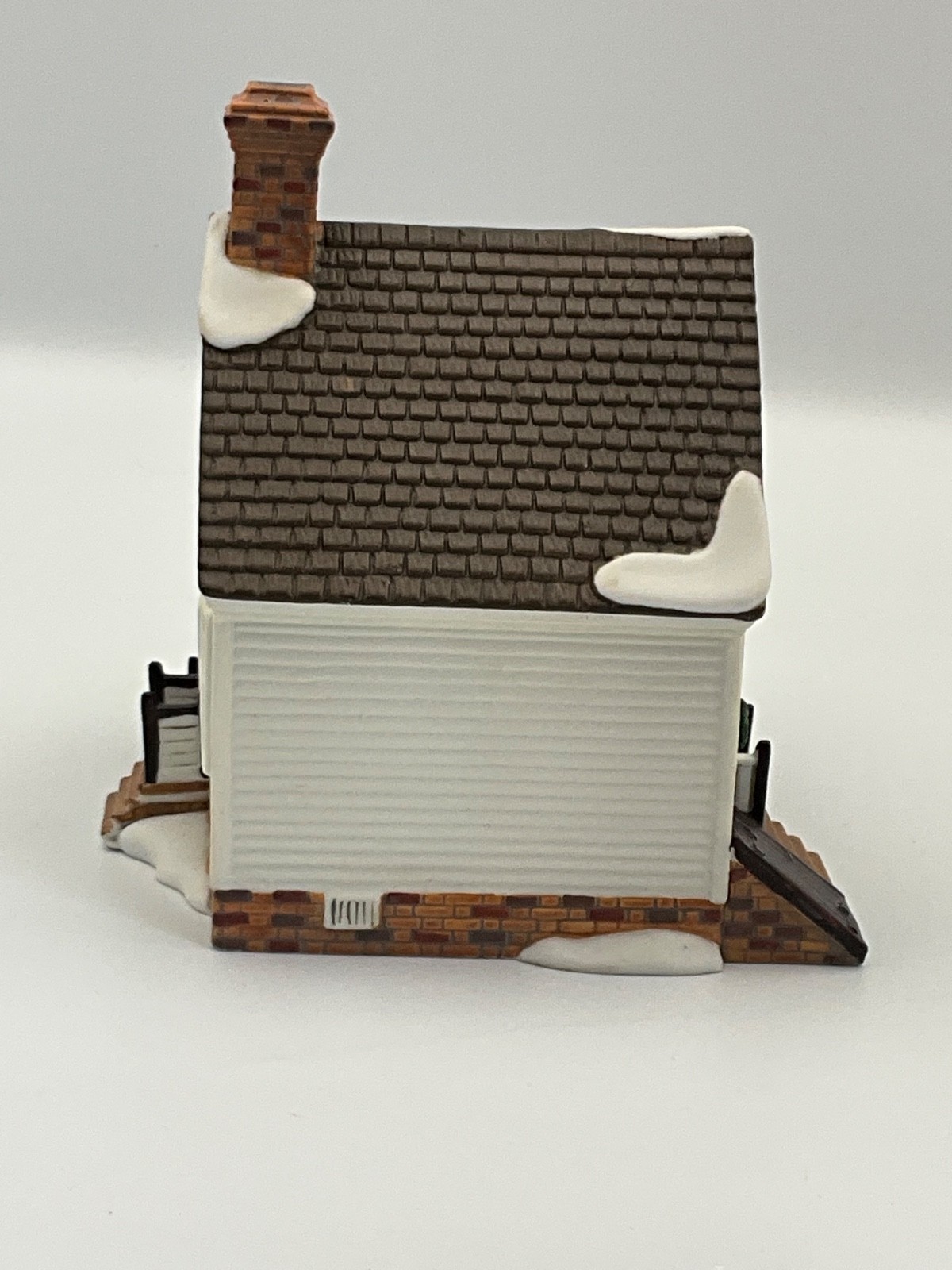 Dept 56 Williamsburg Taliaferro – Cole Shop Porcelain Building w/ Light Cord