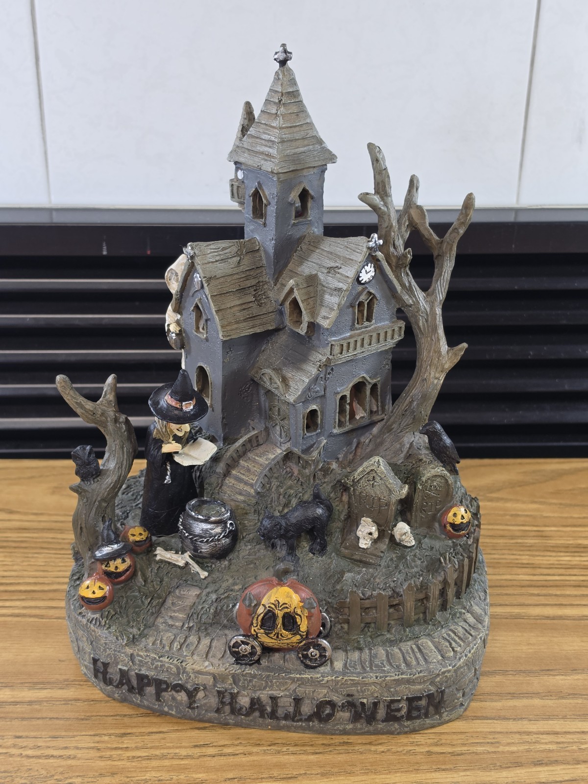 Vintage Halloween Resin Haunted House Ghosts Light Up Lamp 12″ New Batteries