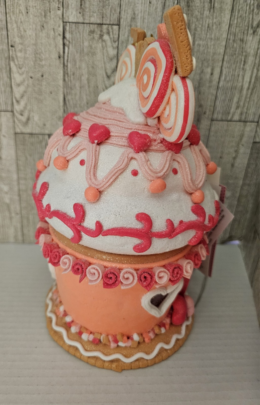 CUPCAKES AND CASHMERE Light Up Glittery Cupcake Valentine’s Day House