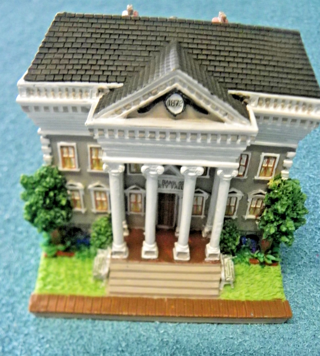 Liberty Falls Village Set w/Free Sinclair Carriage House 2001 Unused in Box