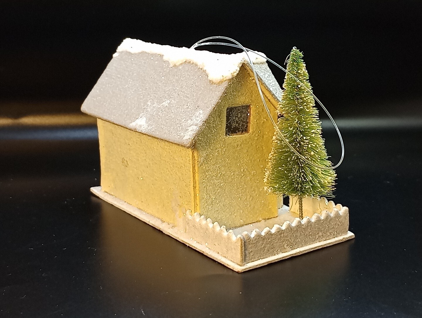 Vtg. 50s? Putz Glitter 2 Story White Cardboard Christmas House W/ Tree & Fence