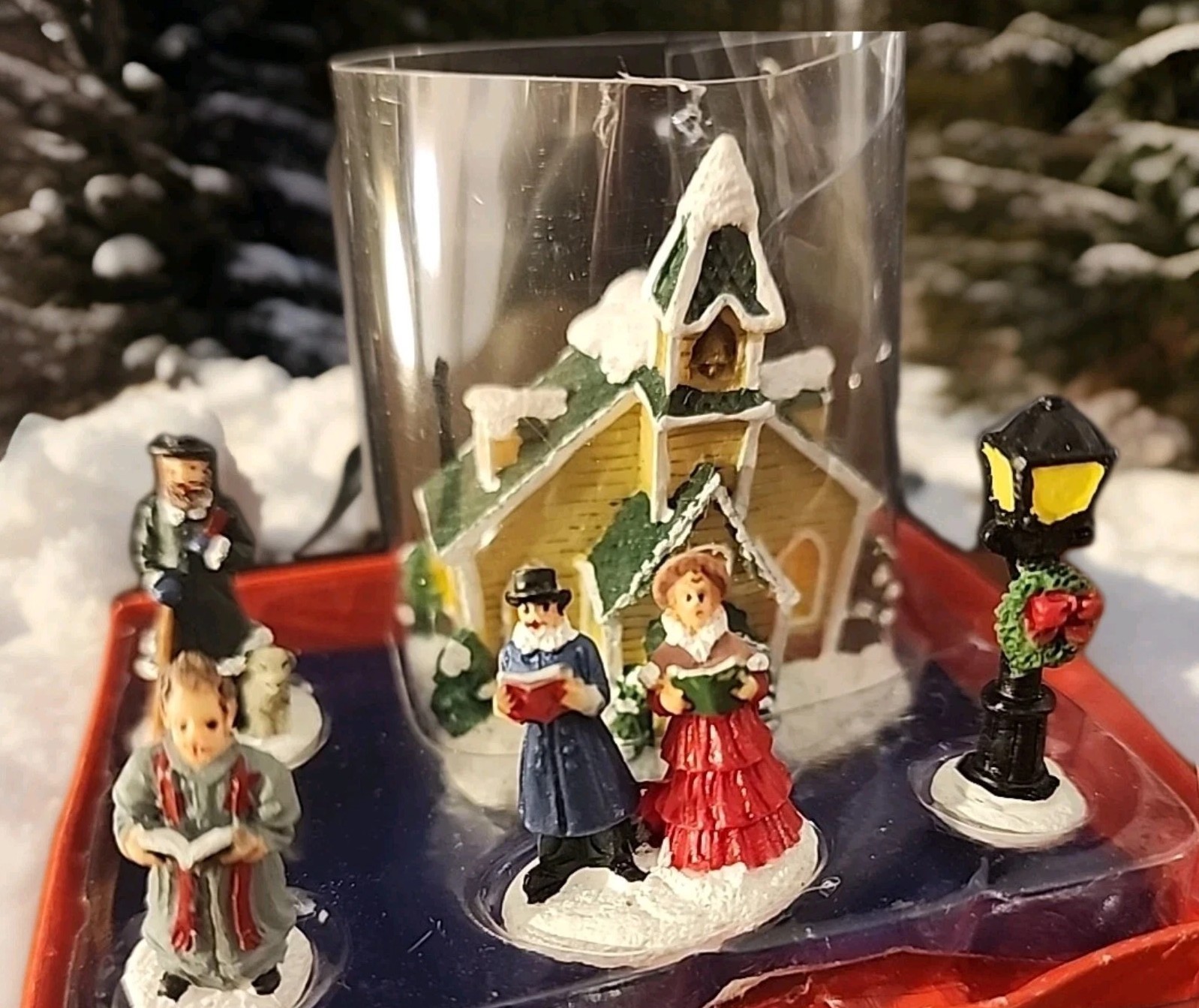 Darice Mini Christmas Village Set 3 Carolers, Minister, Church & Lamppost NIB