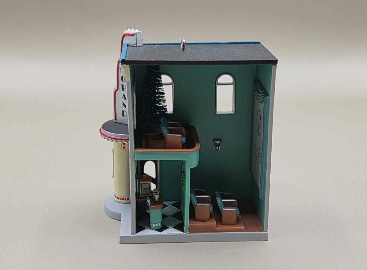 Hallmark 2003 The Grand Theater Ornament Nostalgic Houses & Shops #20 QX8149
